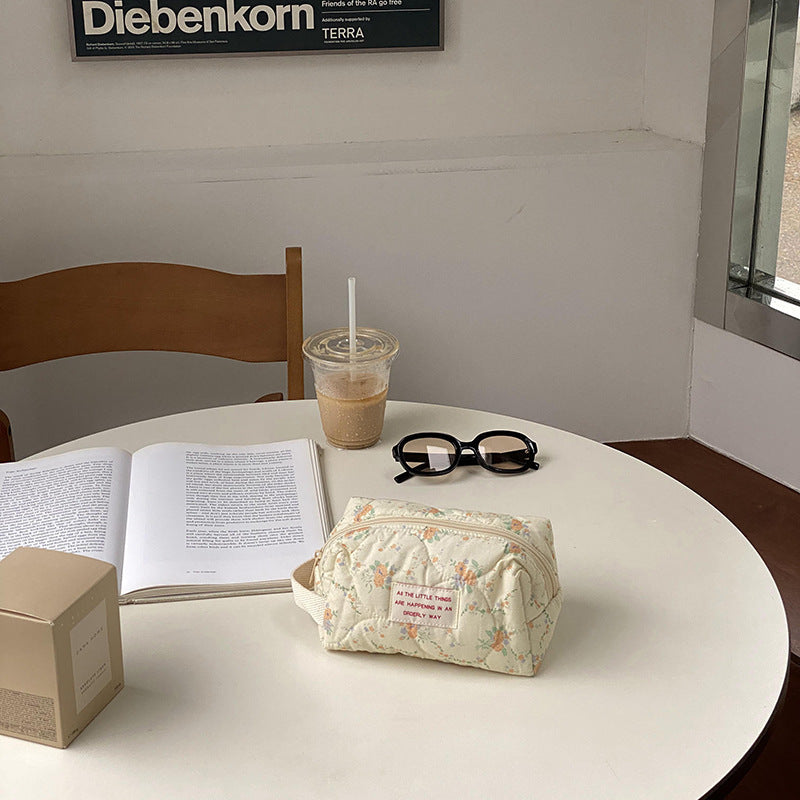 Women's Cute Portable Quilted Cosmetic Bag