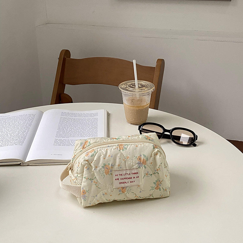 Women's Cute  Portable Quilted Cosmetic Bag
