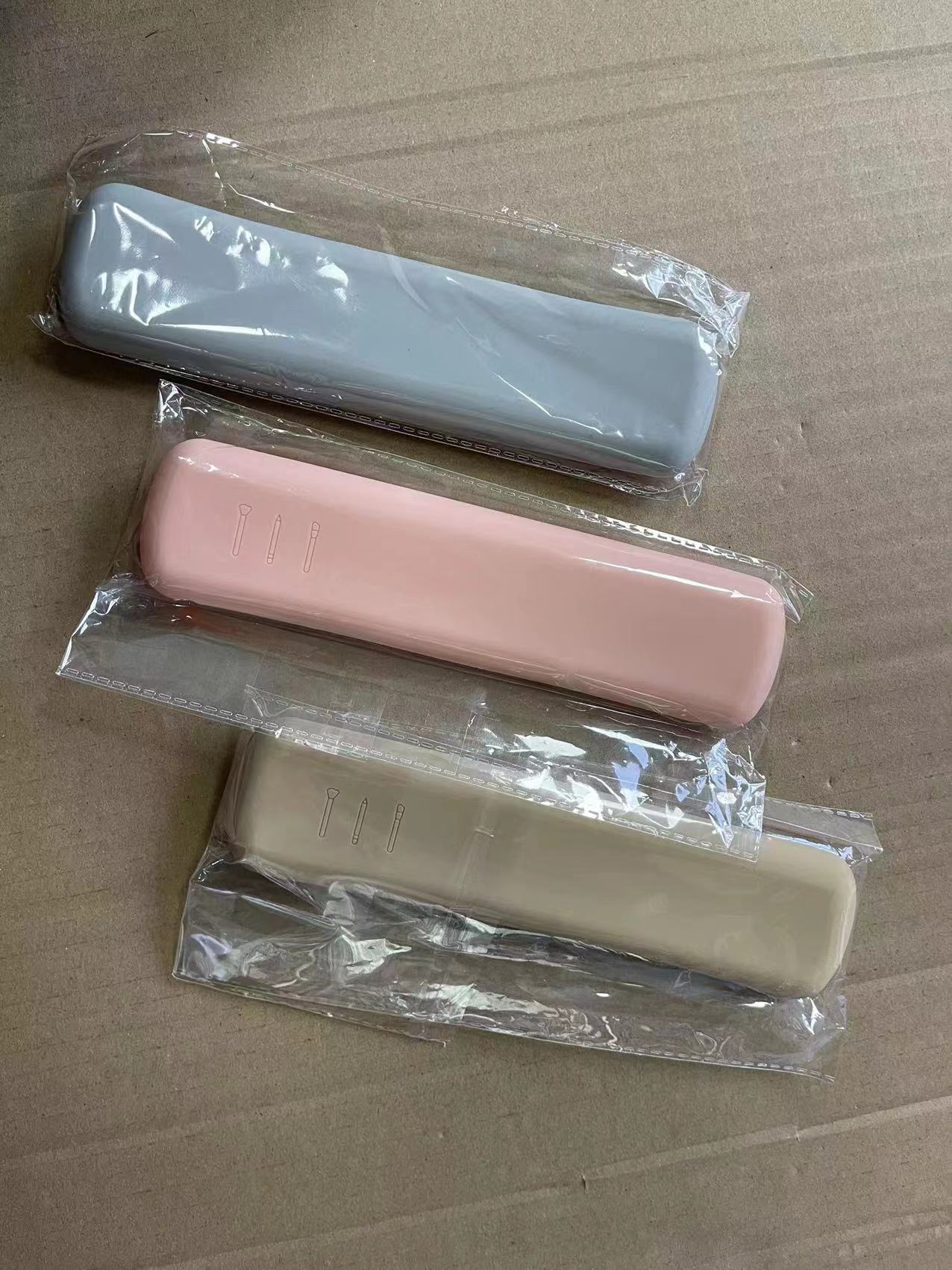Multifunctional Silicone Cosmetic Eyebrow Pencil Bag