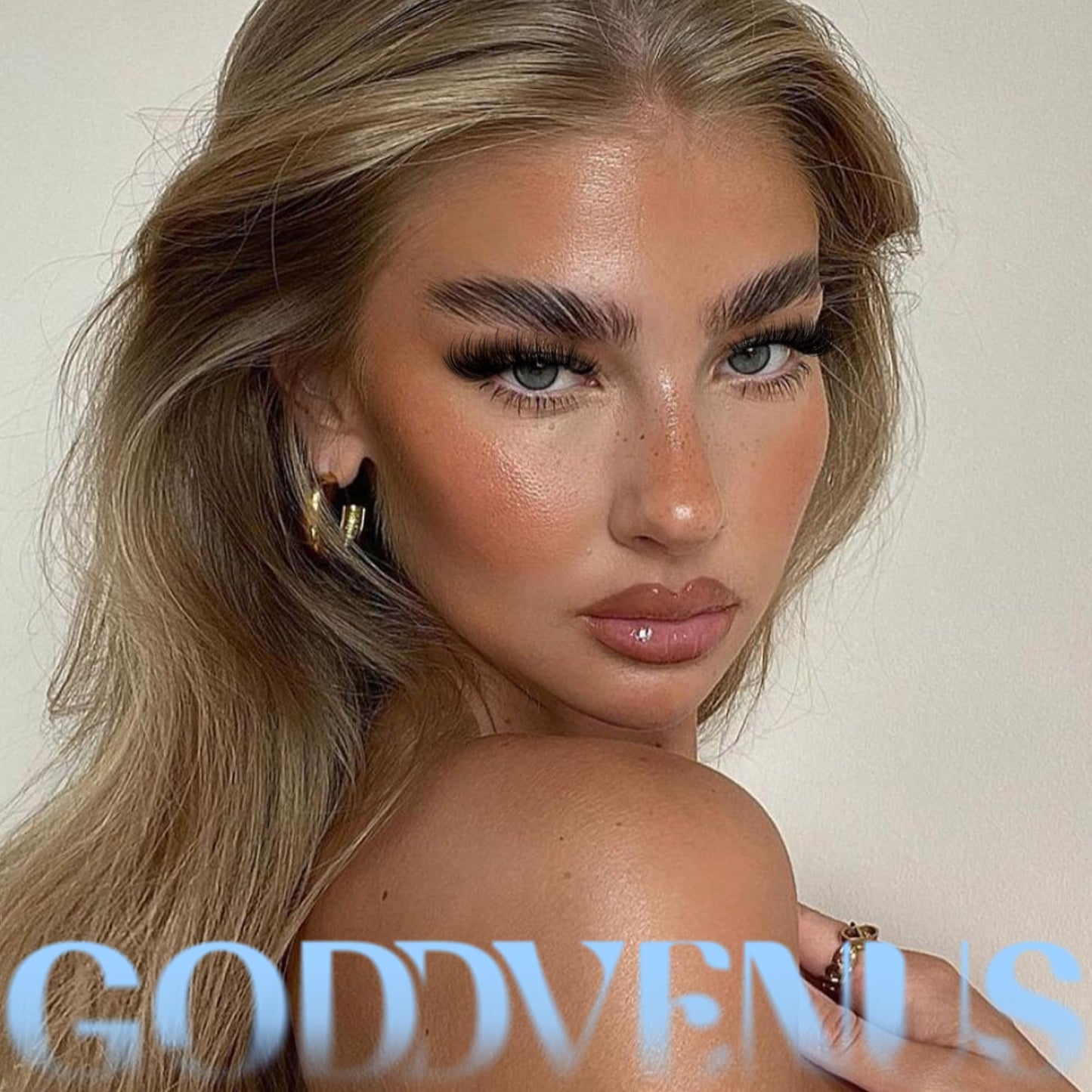 Goddvenus Lash Clusters Kit Wispy Lashes clusters Natural Fluffy Eyelashes Clusters 12mm 14mm 16mm Mixed Cluster Eyelash Extensions Kit D Curl DIY Individual Lashes Kit with Bond and Seal Lash Glue
