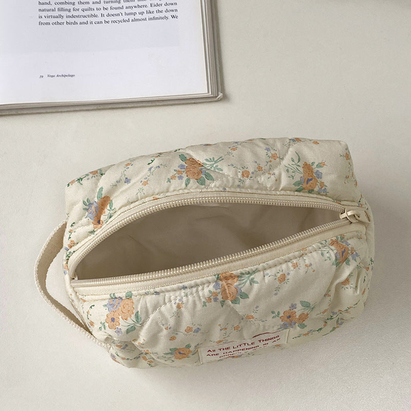 Women's Cute  Portable Quilted Cosmetic Bag