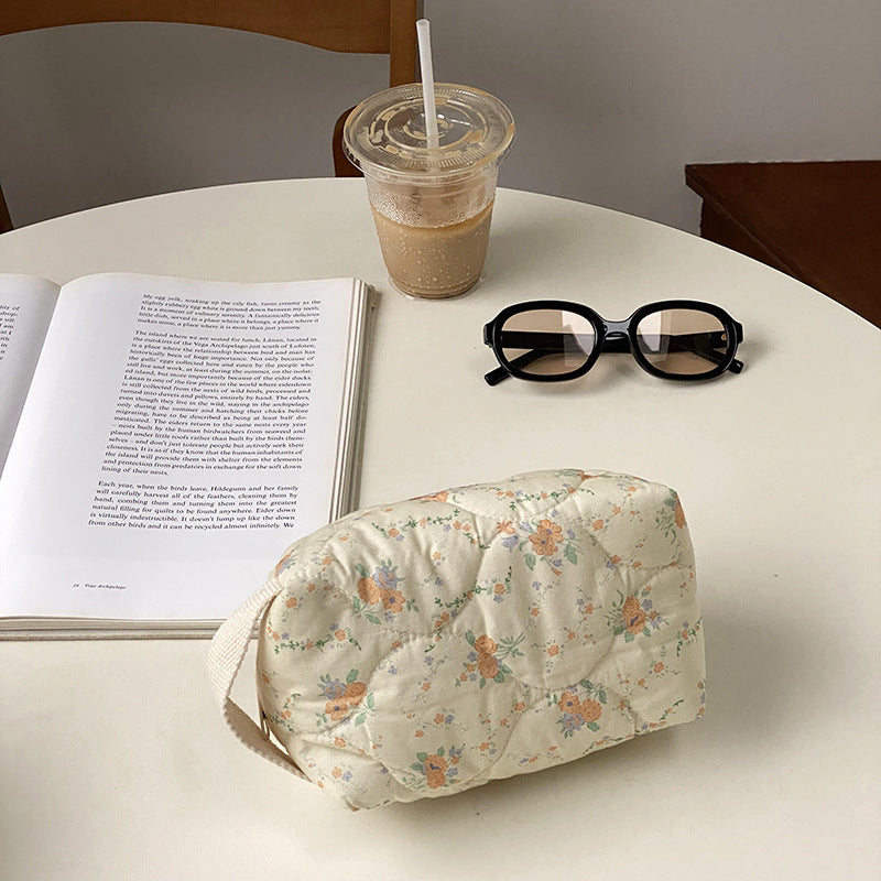 Women's Cute  Portable Quilted Cosmetic Bag