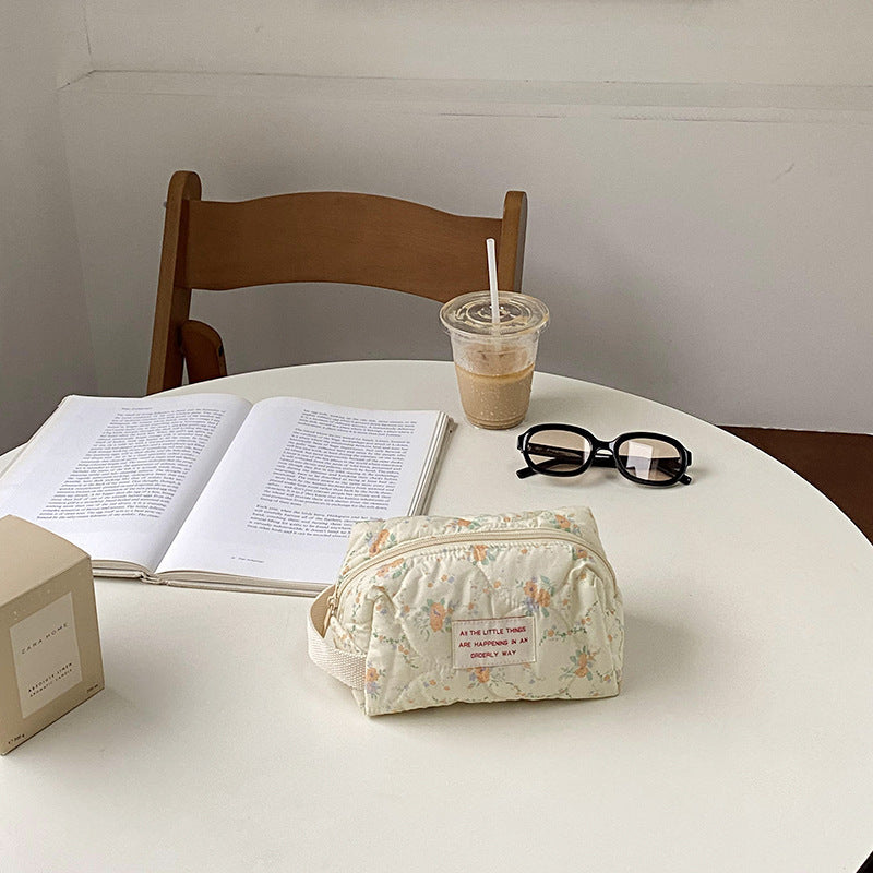 Women's Cute  Portable Quilted Cosmetic Bag