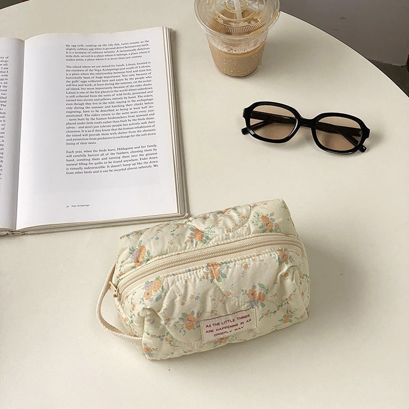 Women's Cute  Portable Quilted Cosmetic Bag